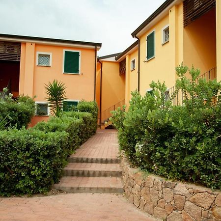 Residence Baia Delle Mimose Badesi Kültér fotó