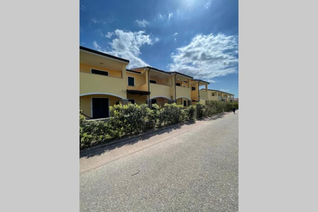 Residence Baia Delle Mimose Badesi Kültér fotó