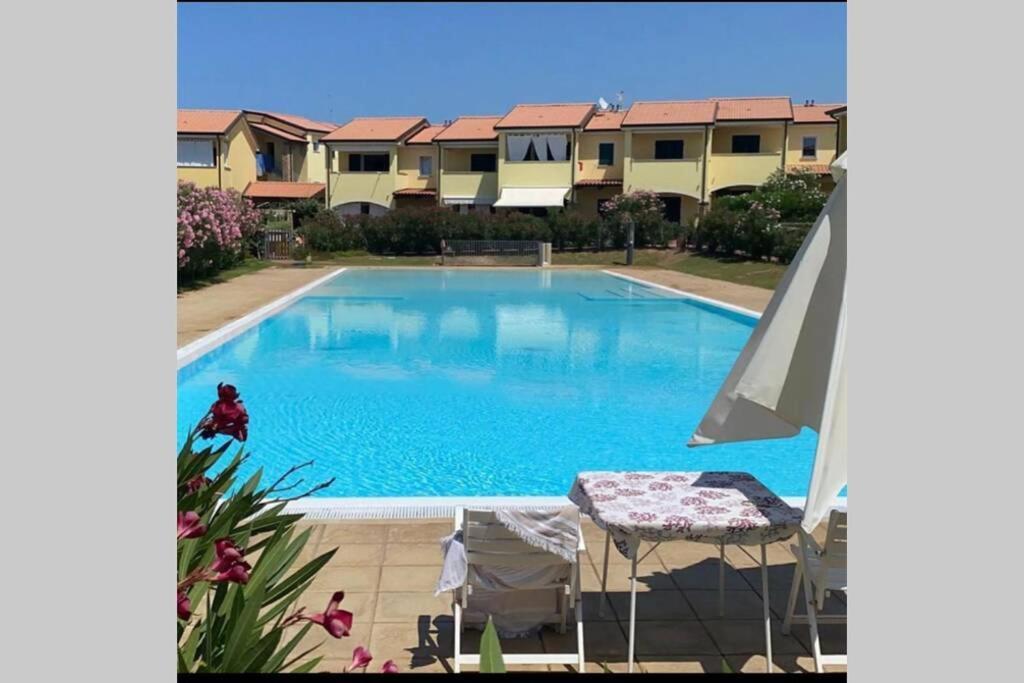Residence Baia Delle Mimose Badesi Kültér fotó